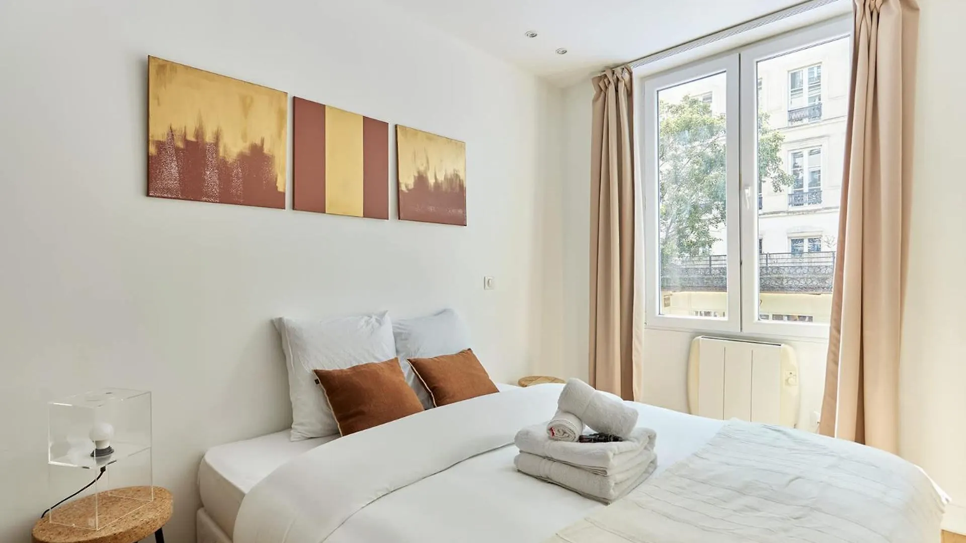 Charming Flat In The Heart Of * Parijs