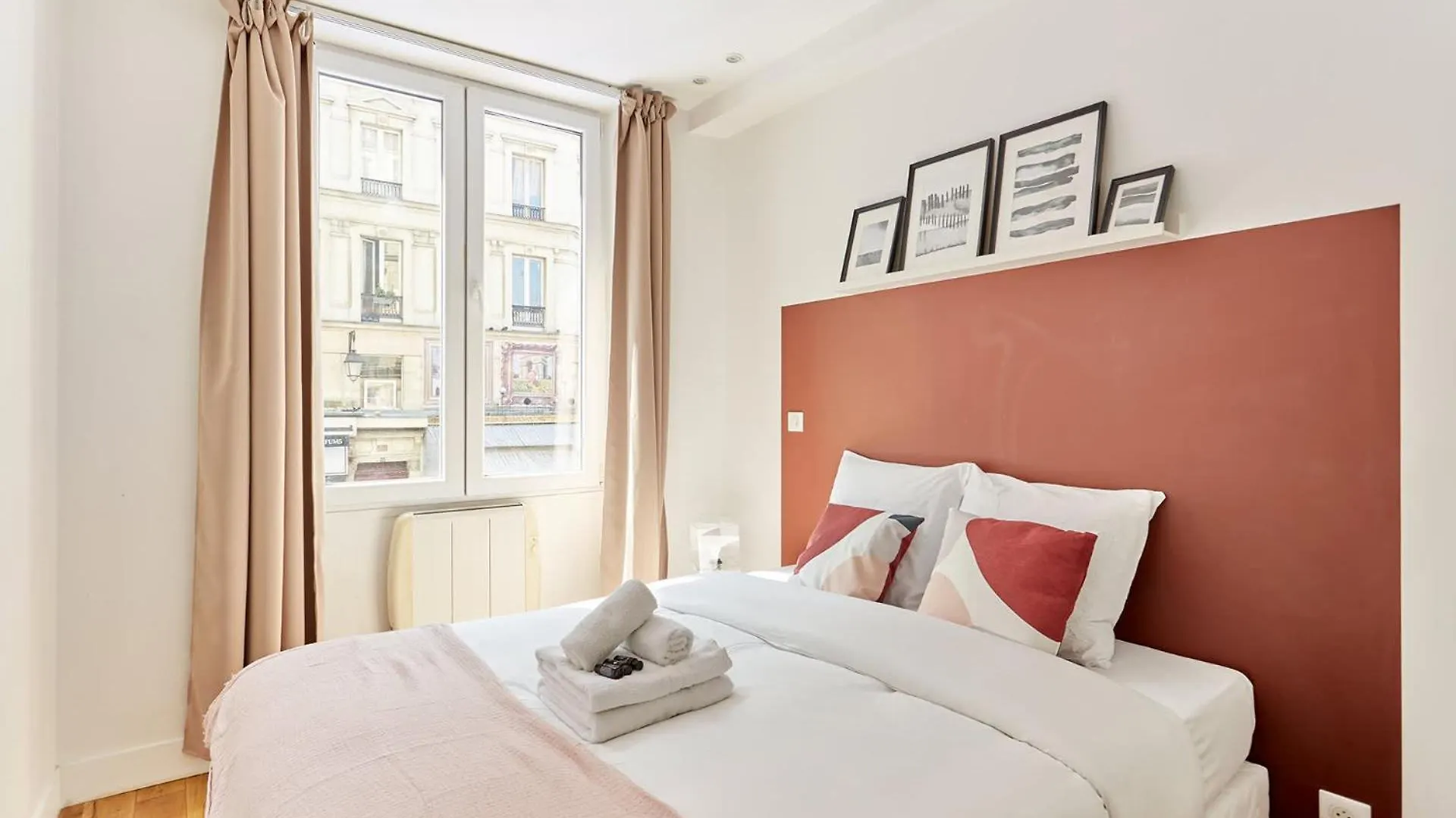 Charming Flat In The Heart Of Paris