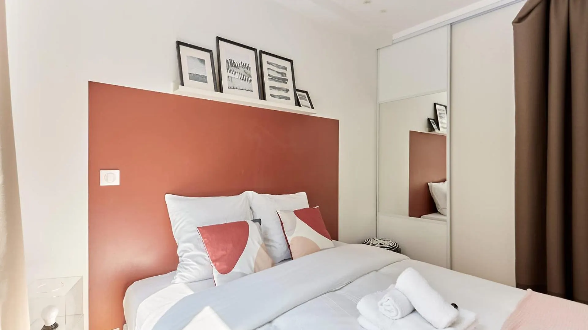 Charming Flat In The Heart Of *